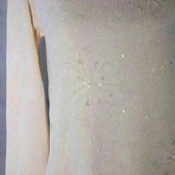 Lucia Burns Size Large Sequined Snowflakes Cream Colored turtleneck sweater - Picture 2 of 10